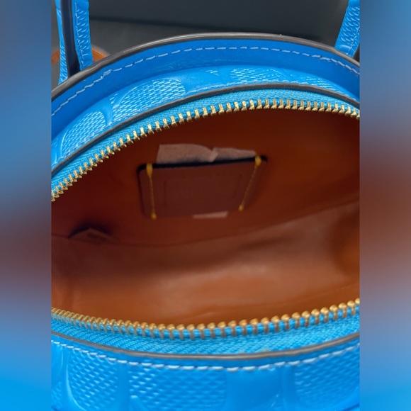 Coach Fish Bag In Signature Leather Imported - Picture 12 of 13